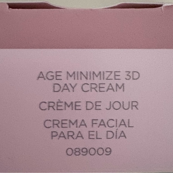 Mary Kay TimeWise Skincare Set - Pink and Gray - Picture 6 of 11